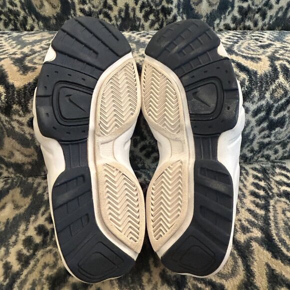 Nike Air Cross Trainers - 305425 141 - Excellent pre-owned condition - Picture 3 of 7